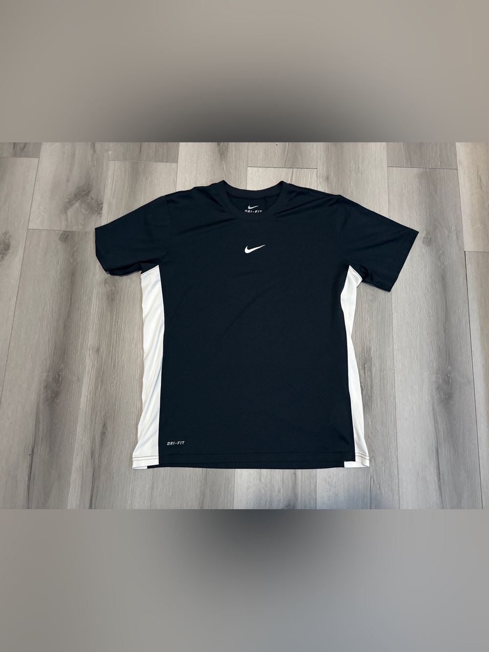 Nike Dri-FIT Men's Training T-Shirt Black White Colorblock Size Medium
